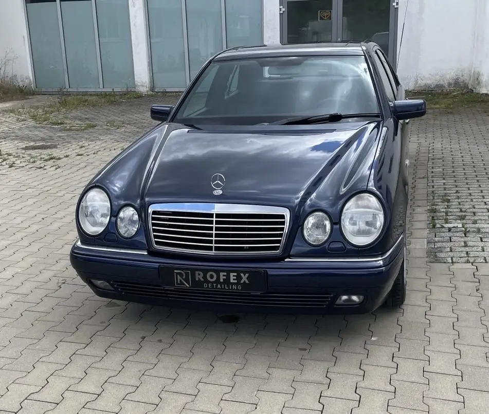 Mercedes W210